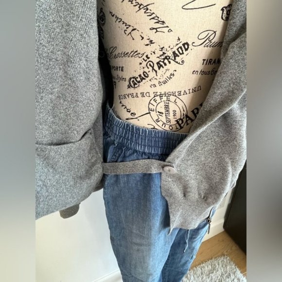 Monk & Lou diagonal zip sweater, size medium (0120) - Picture 5 of 10